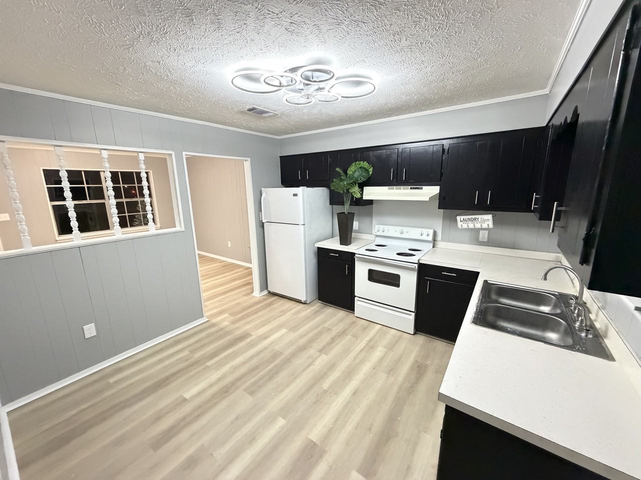 501 11th Ave #NA - Photo 5 of 11