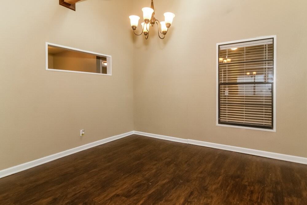 1345 Bridlebrook Dr - Photo 5 of 15