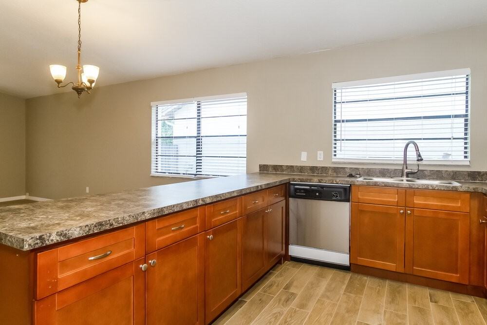 1345 Bridlebrook Dr - Photo 7 of 15