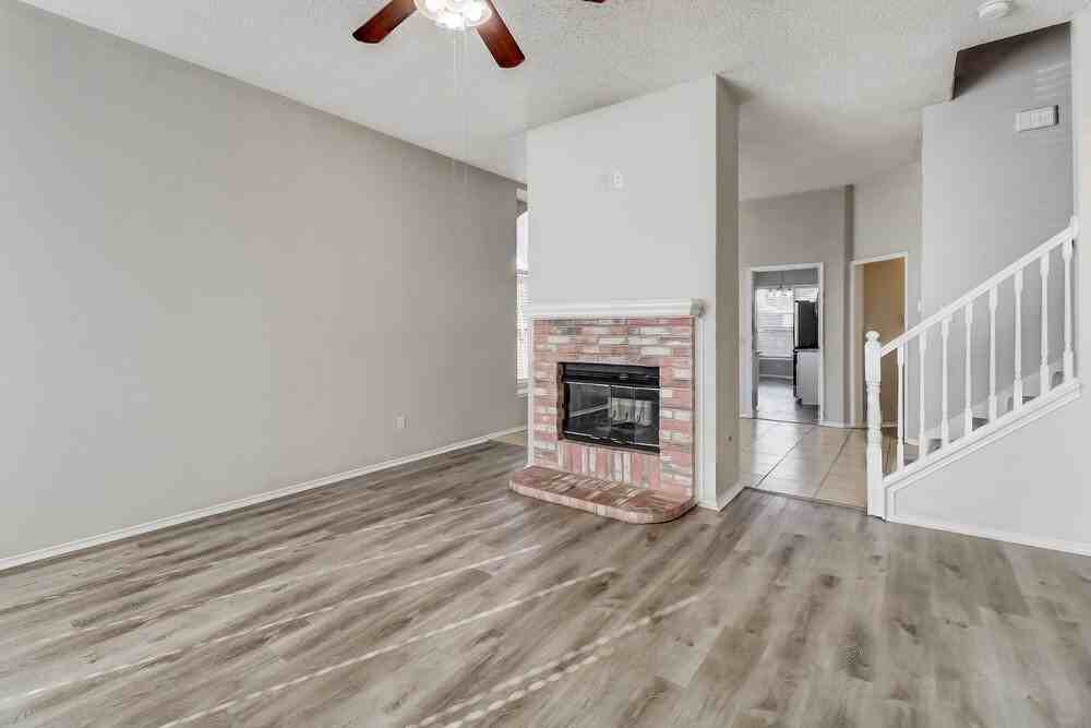 1511 Springwood Dr - Photo 4 of 17