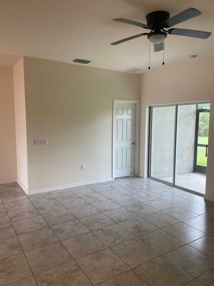 24484 Zephyr Ct #24484 - Photo 6 of 27