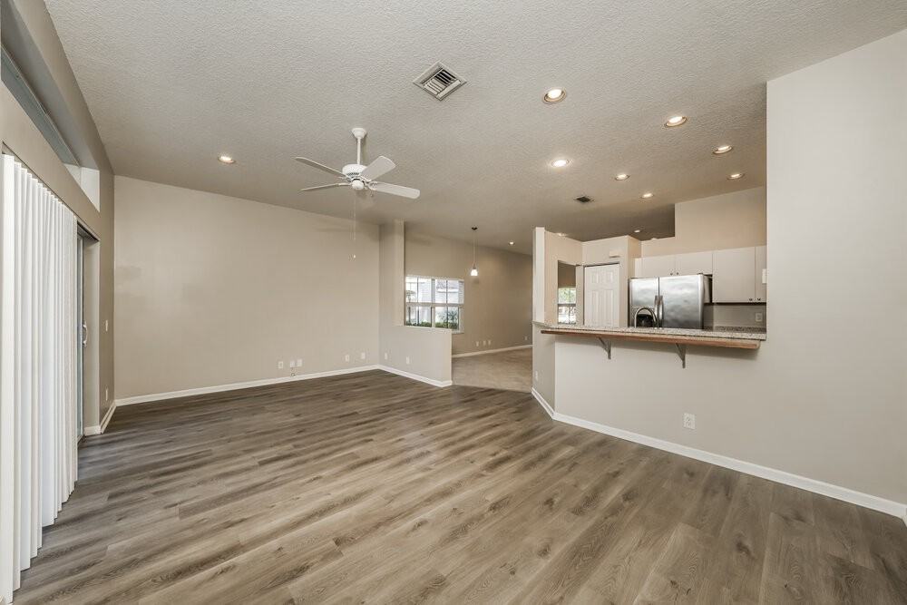 966 Bluewood Ter - Photo 3 of 16