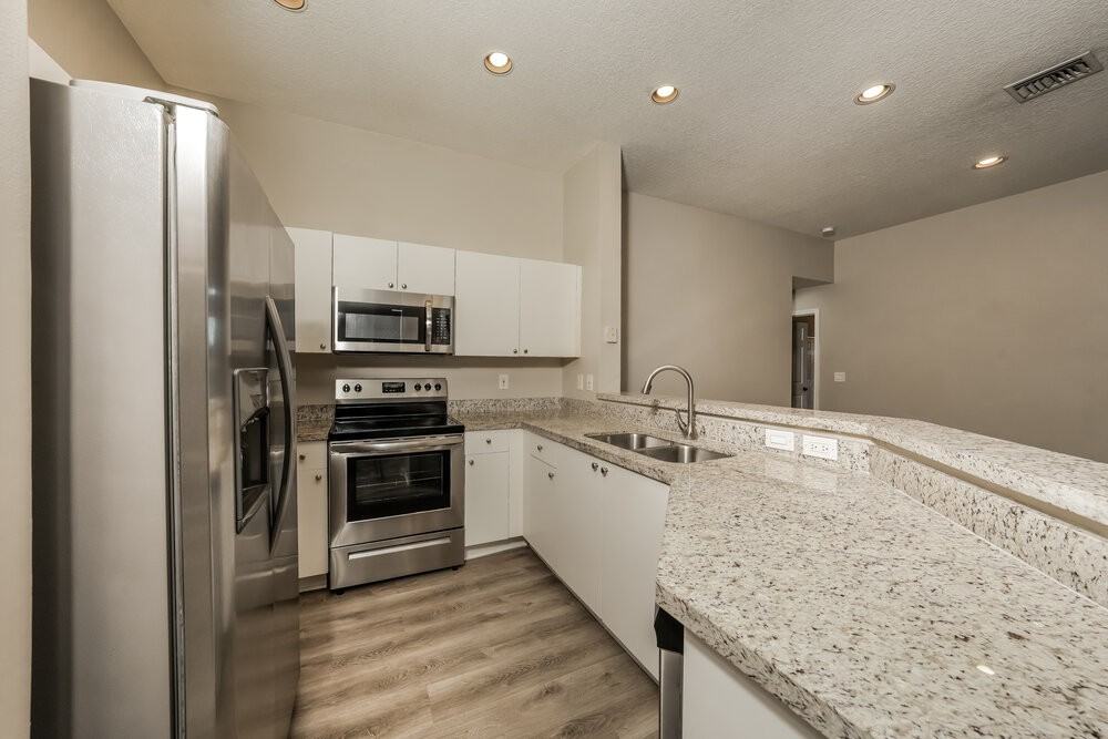 966 Bluewood Ter - Photo 5 of 16