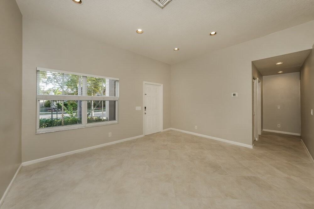 966 Bluewood Ter - Photo 7 of 16