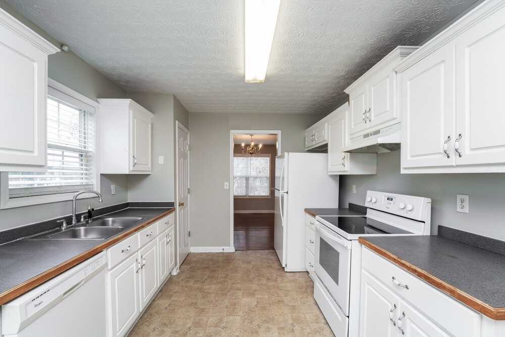 335 Shadowbrooke Cir - Photo 7 of 17