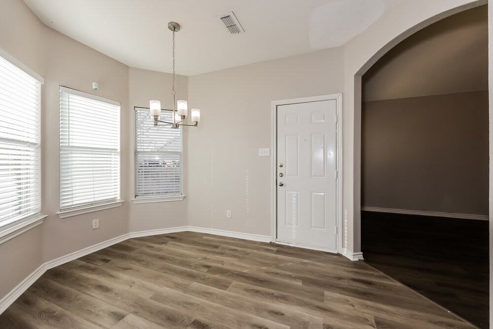 9328 Rhoni Ct - Photo 6 of 16