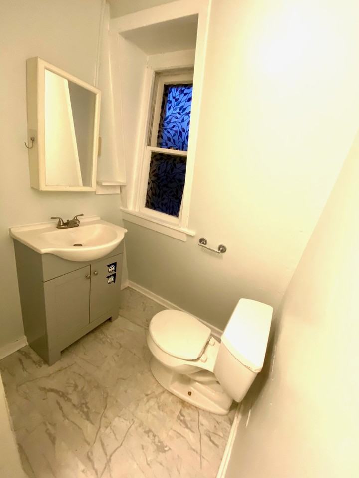 11 Fairview Ave #4 - Photo 4 of 7