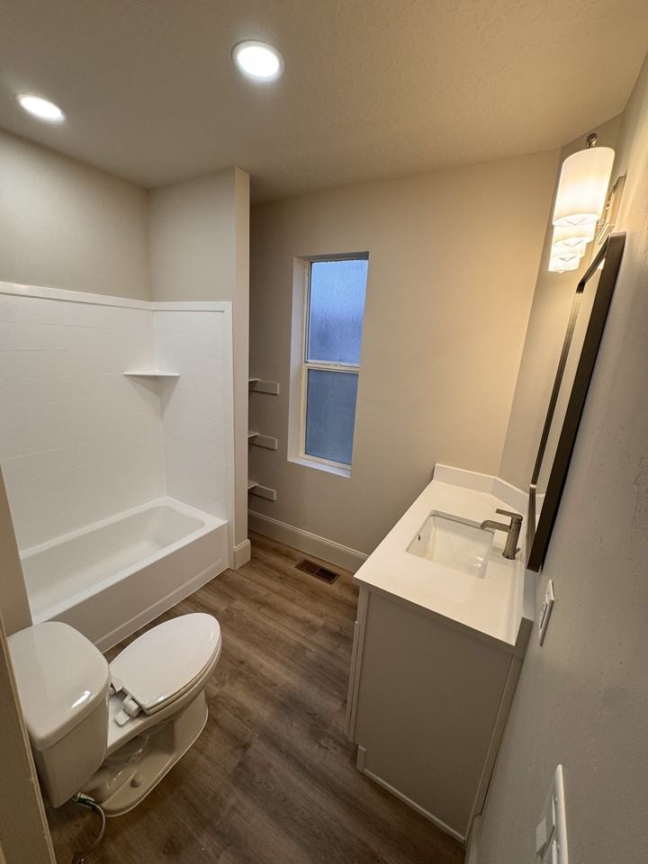 957 S Lake St - Photo 7 of 18