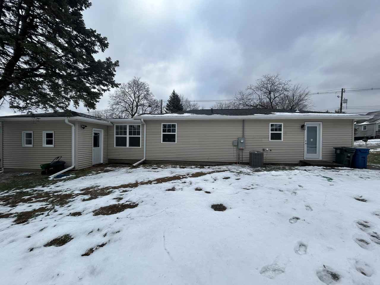 1810 Logan St - Photo 4 of 9