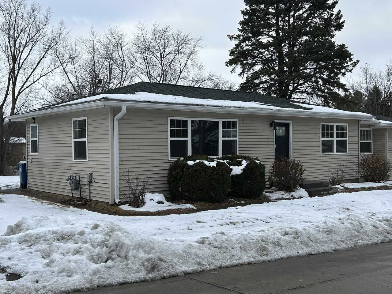 1810 Logan St - Photo 7 of 9