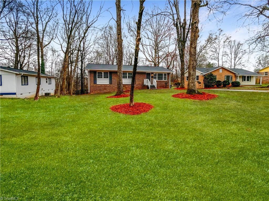 310 Foxcroft Dr - Photo 3 of 46