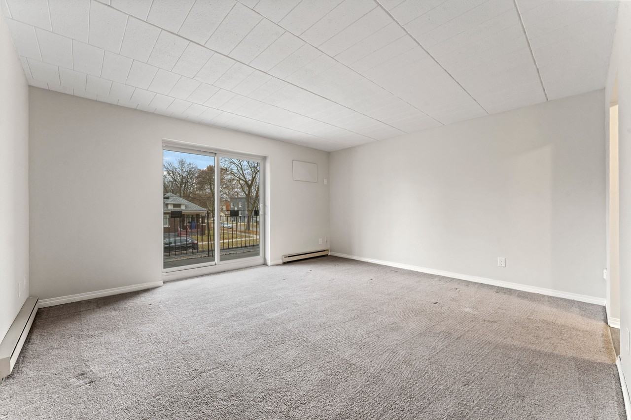 Sun Ray Manor Apartments - Photo 5 of 15