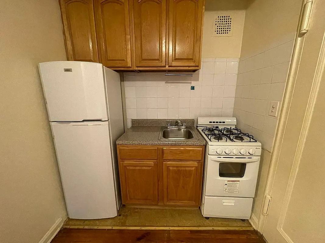 7210 34th Ave #507 - Photo 2 of 8