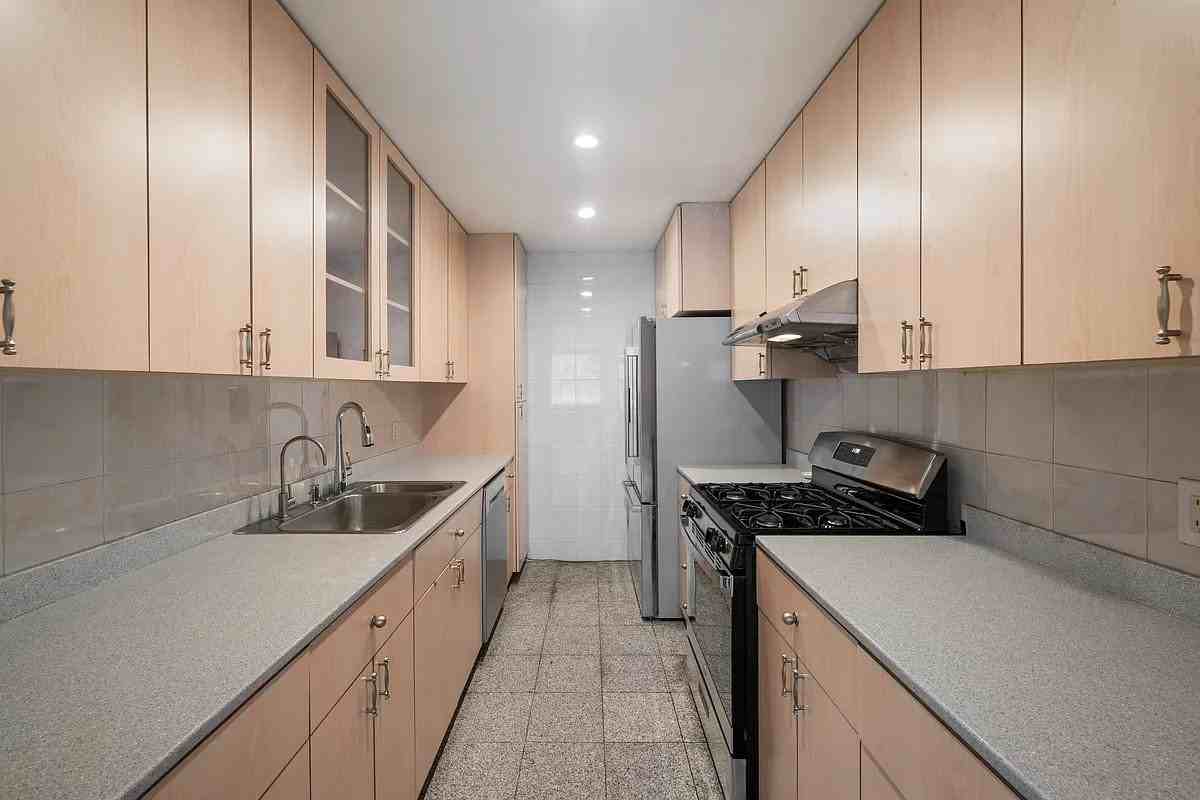 309 Cherry St #J2 - Photo 6 of 8