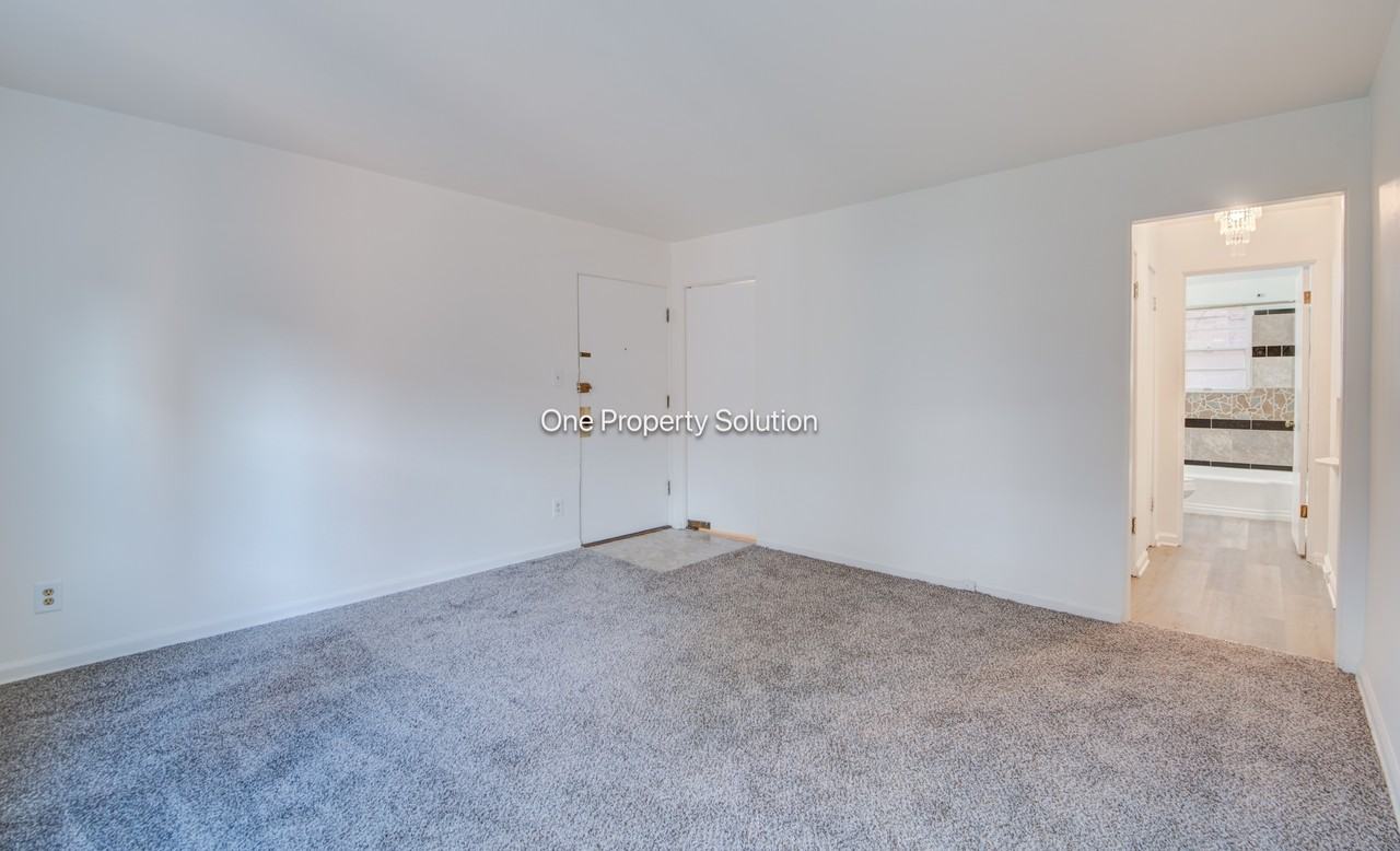 925 W 35th Ave #4 - Photo 5 of 20