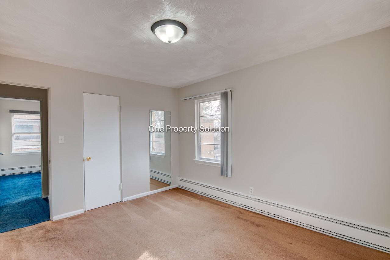 925 W 35th Ave #5 - Photo 7 of 19