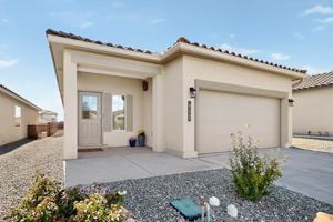 featured image of 832 Amatista Loop Se #1