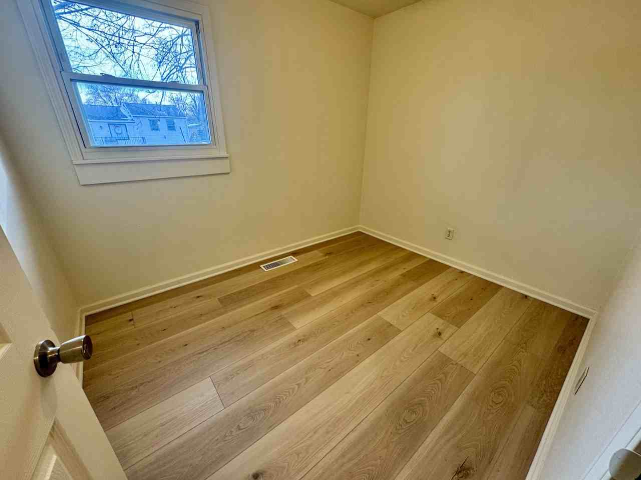 708 Maumee Dr #1 - Photo 5 of 7