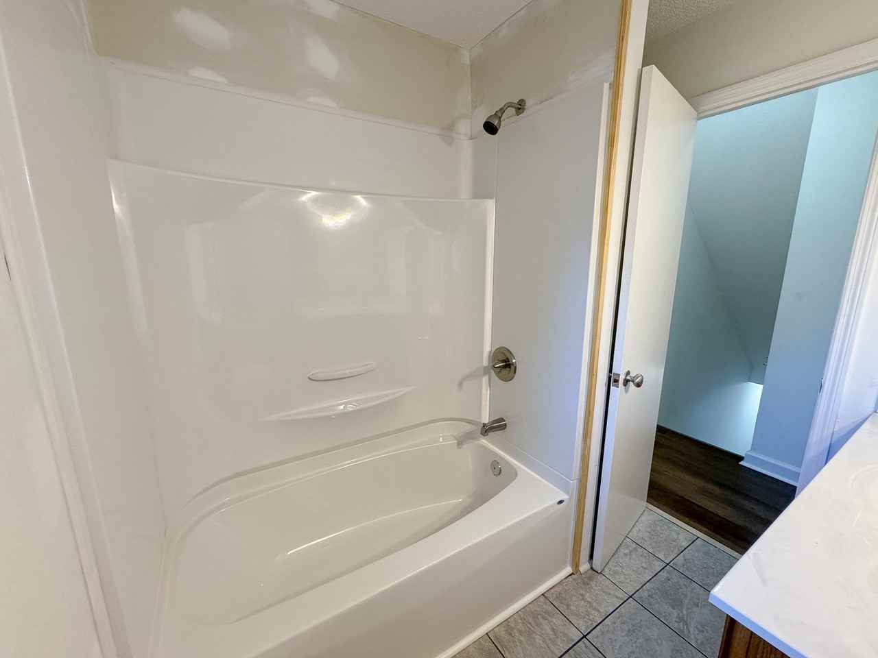 113 Ellis RoadApt 5 #5 - Photo 4 of 10