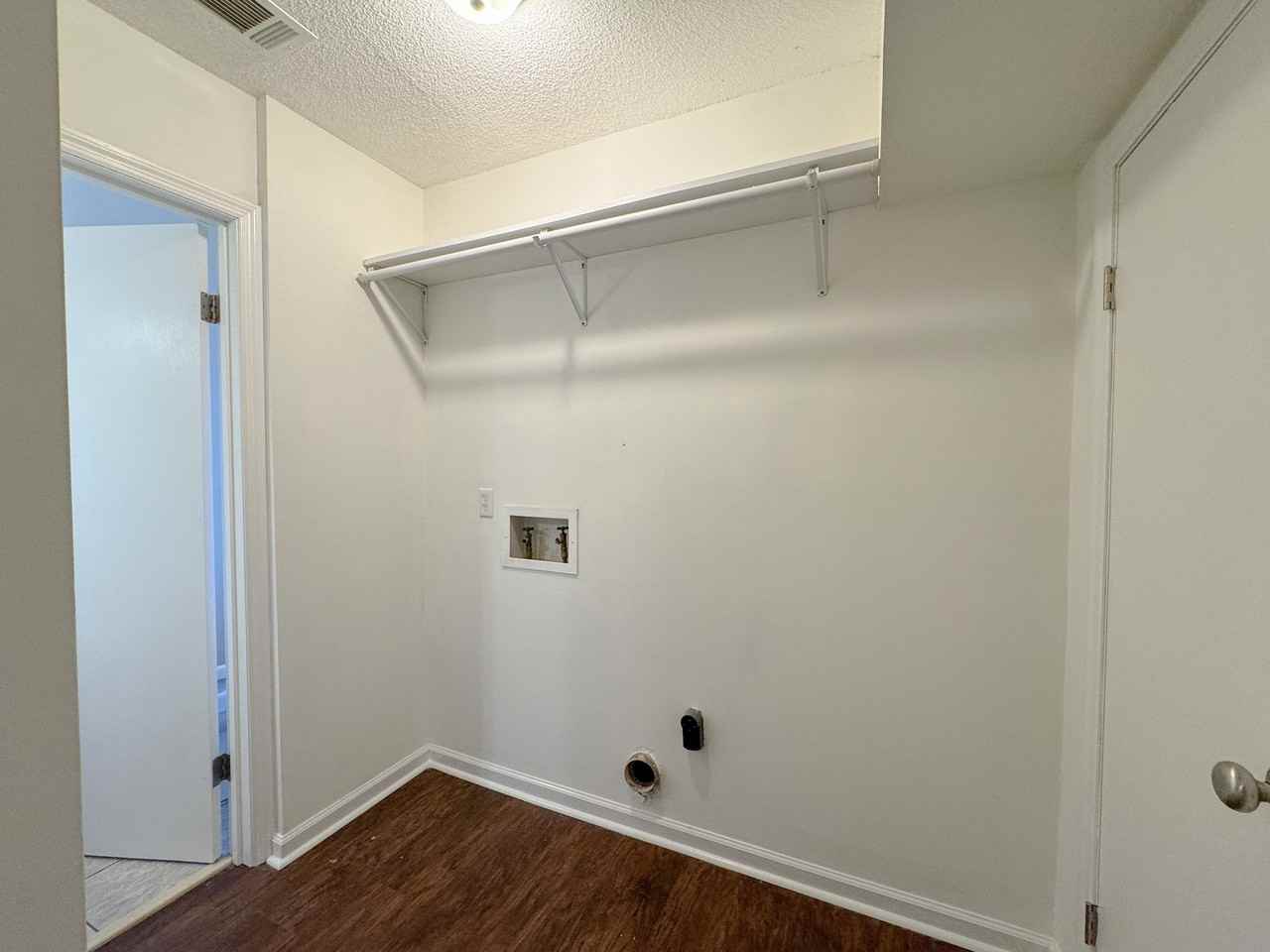 113 Ellis RoadApt 5 #5 - Photo 7 of 10