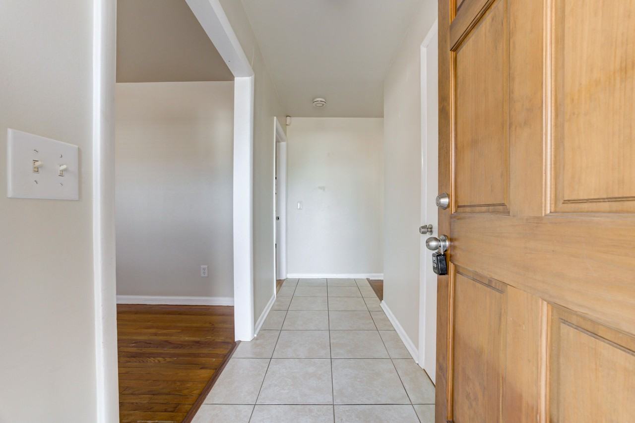 5000 N Linn Ave #1 - Photo 3 of 36