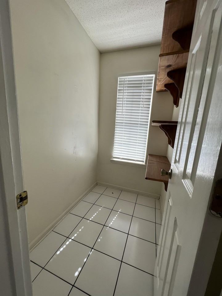 1446 Harrier Holw #1 - Photo 4 of 21