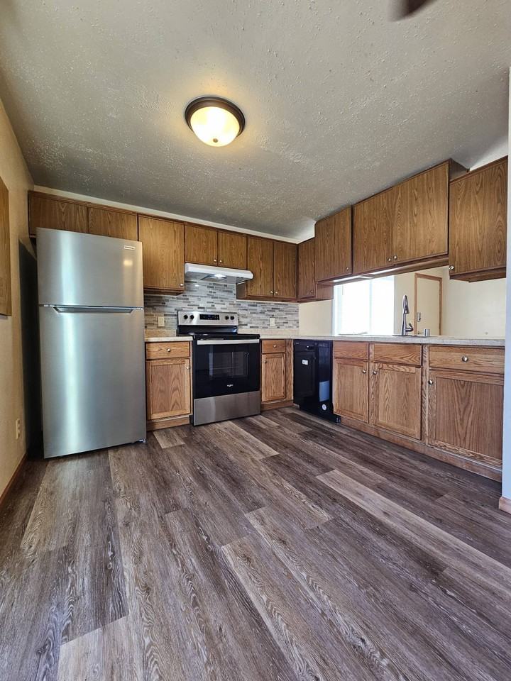 226 E Tyranena Park Rd #B - Photo 4 of 13