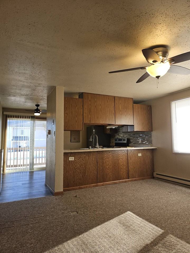 226 E Tyranena Park Rd #B - Photo 6 of 13