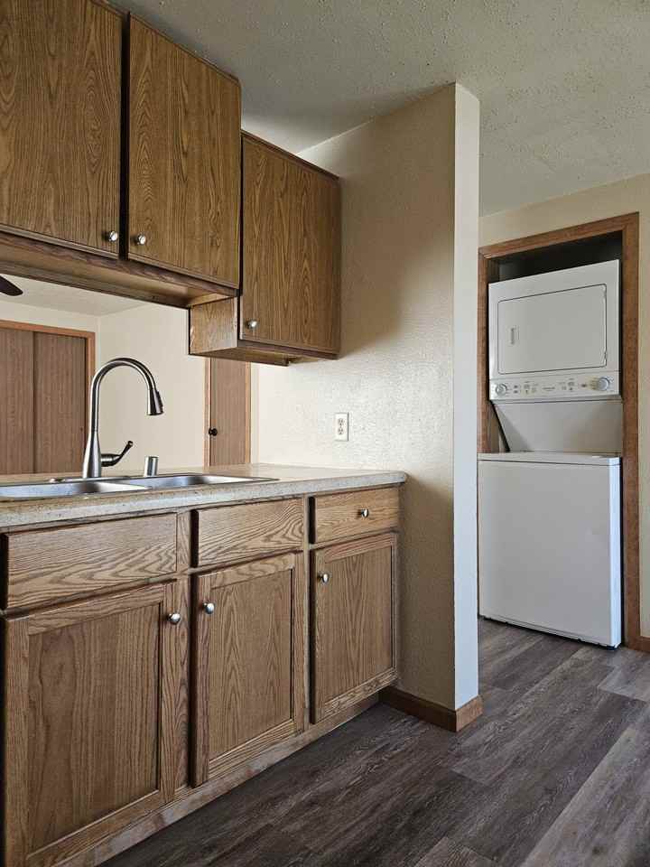 226 E Tyranena Park Rd #B - Photo 7 of 13