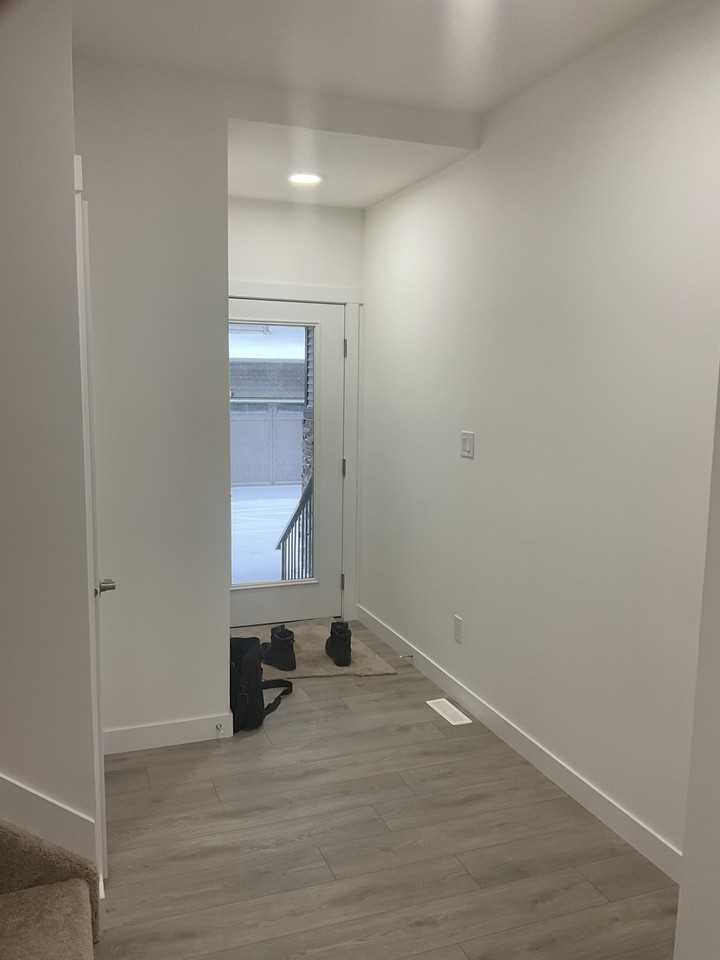 2710 66 St Sw - Photo 6 of 48