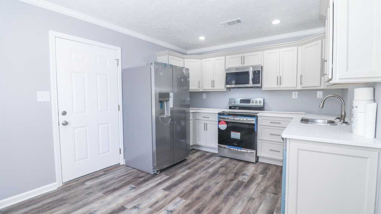 424 N Monroe Ave #0 - Photo 3 of 10