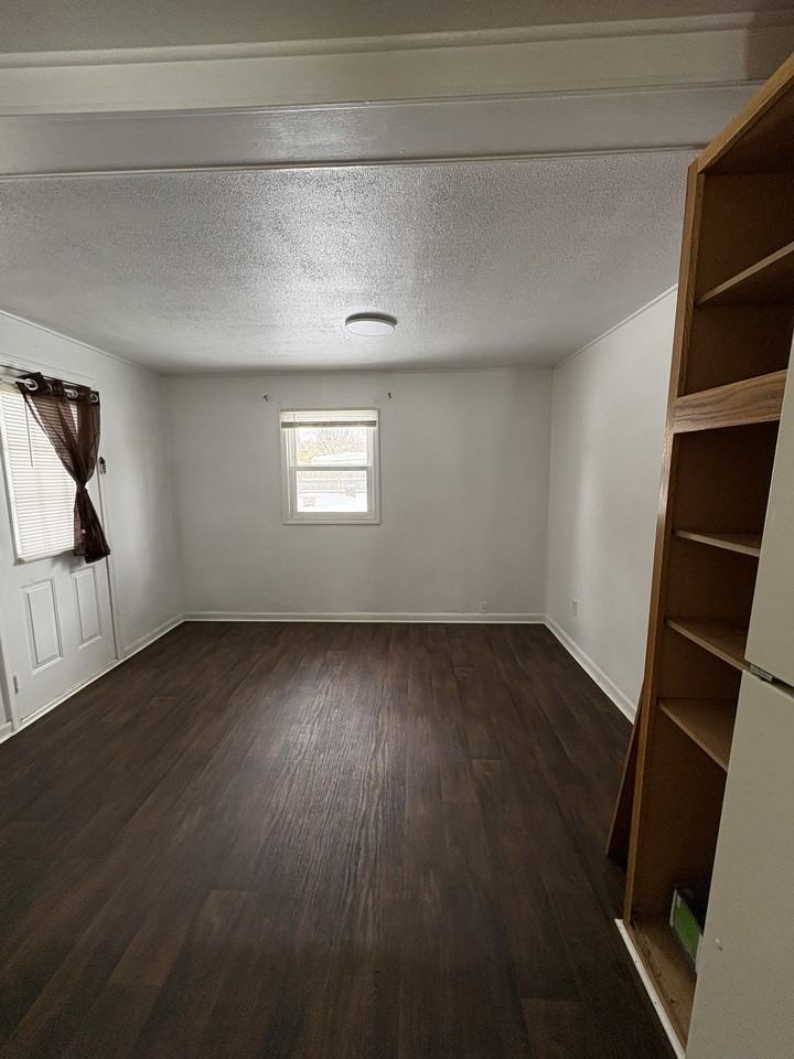 313 E North St #1 - Photo 7 of 15