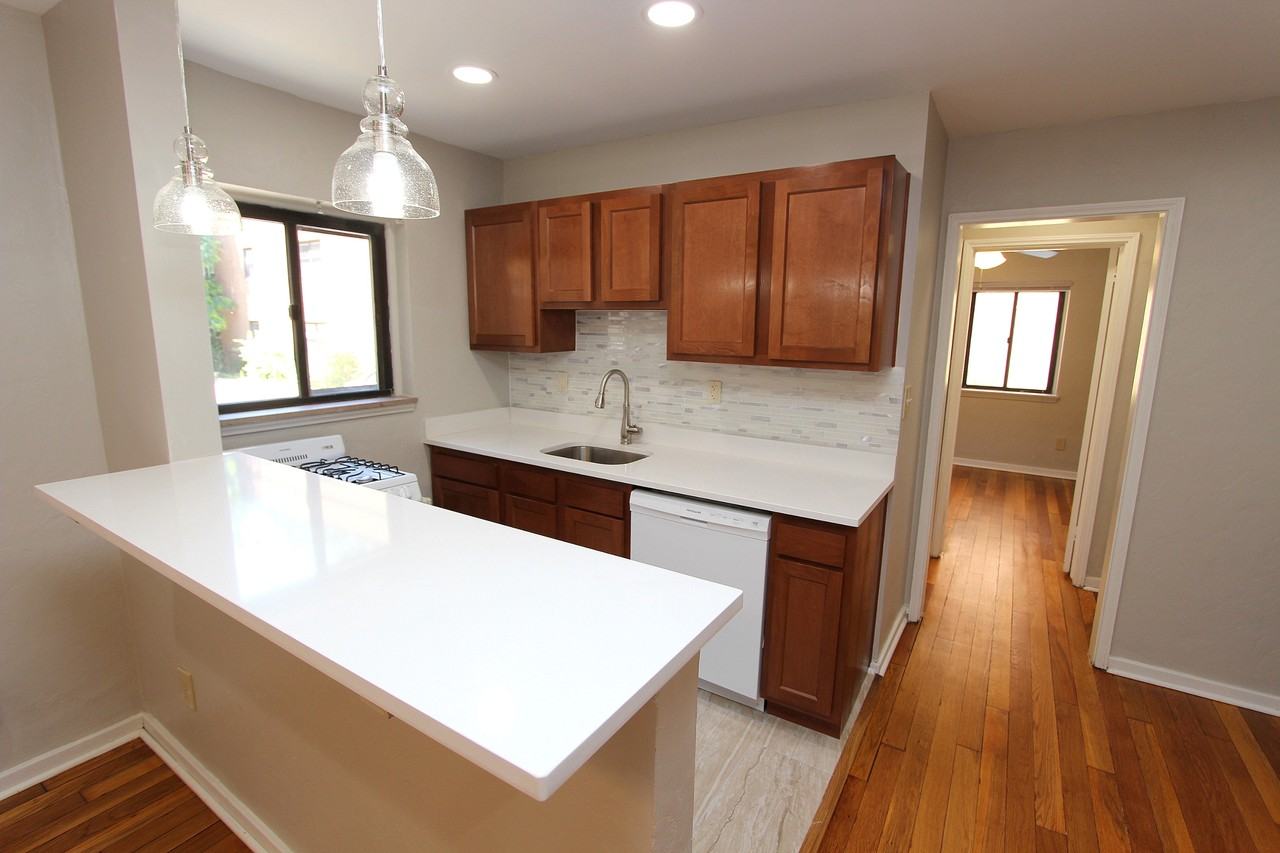 5615 ELLSWORTH AVENUEAPT E-14 #E14 - Photo 3 of 11