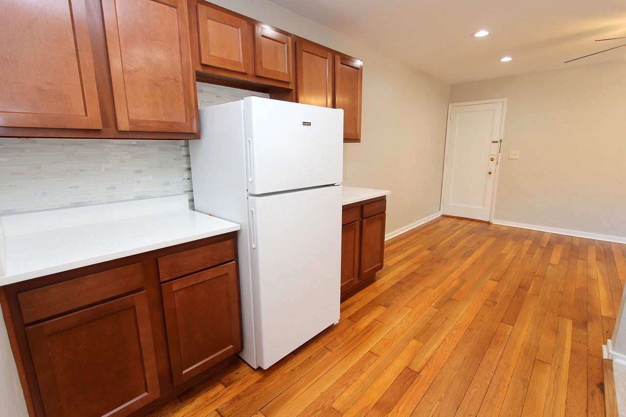 5615 ELLSWORTH AVENUEAPT E-14 #E14 - Photo 5 of 11