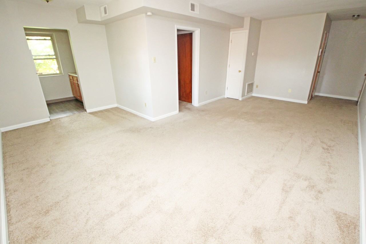 5559 BARTLETT STREETAPT B4 #B4 - Photo 2 of 10