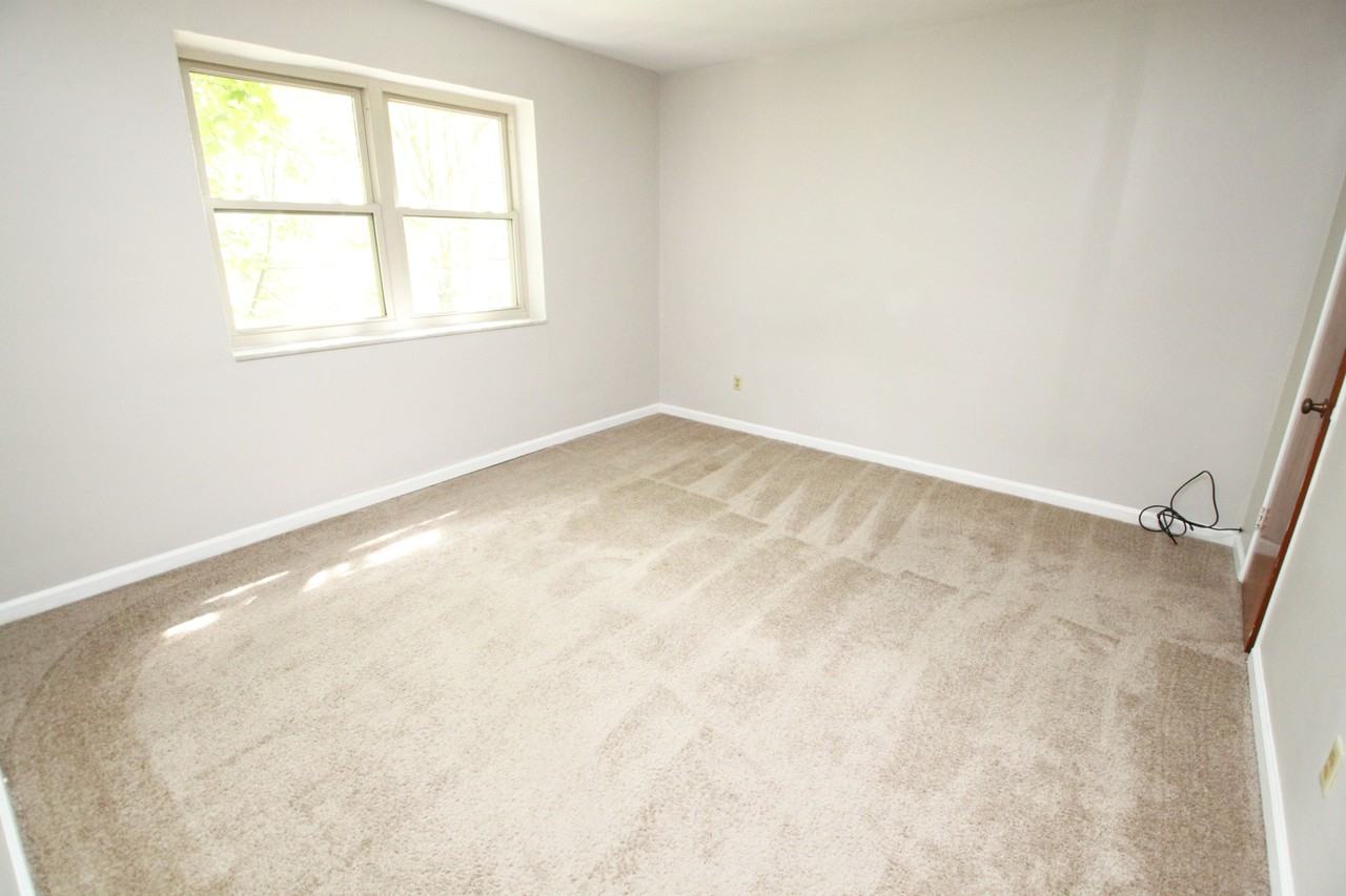 5559 BARTLETT STREETAPT B4 #B4 - Photo 5 of 10