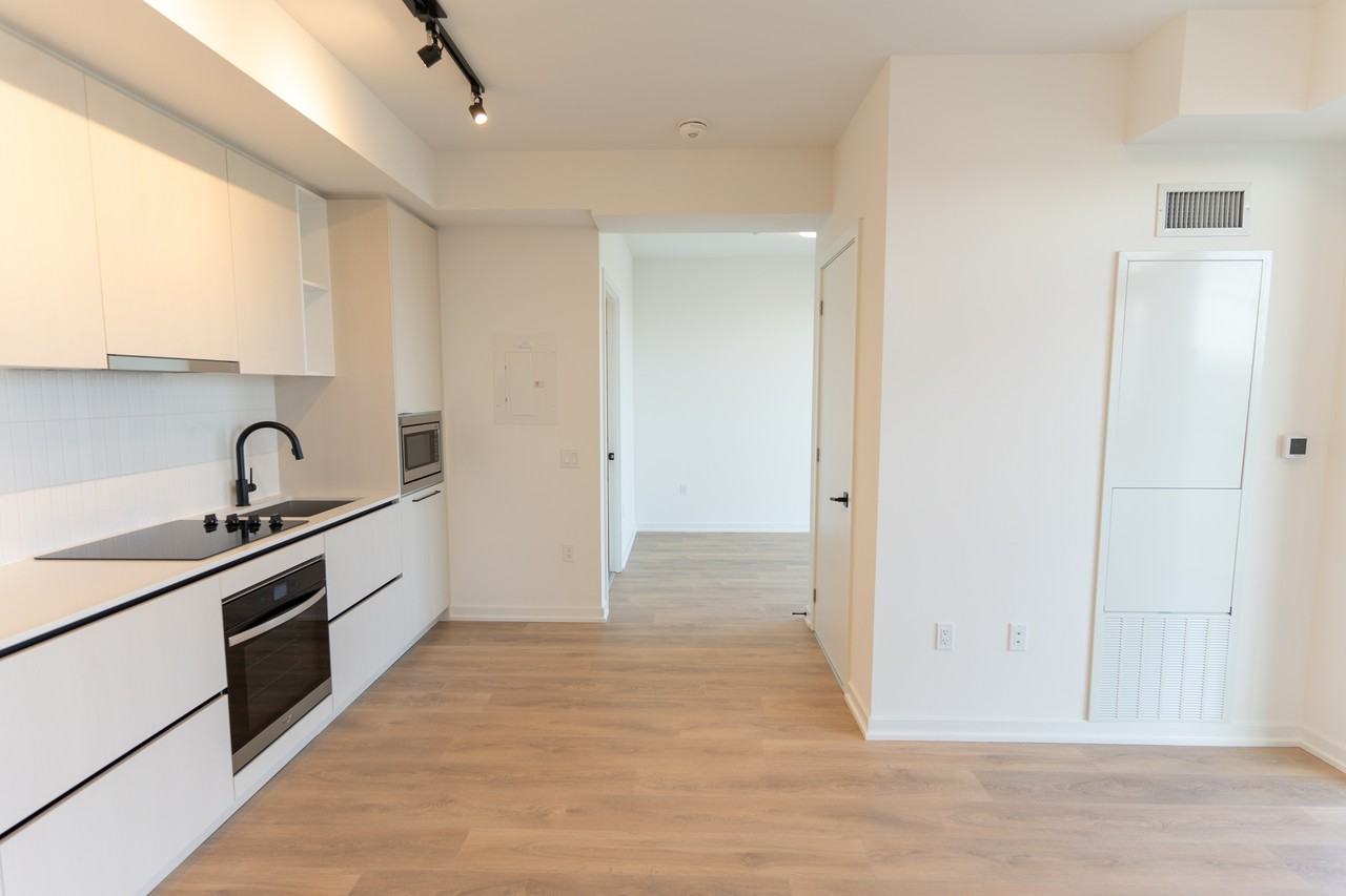 1285 Galleria Blk 5 Tower A #1405 - Photo 7 of 15