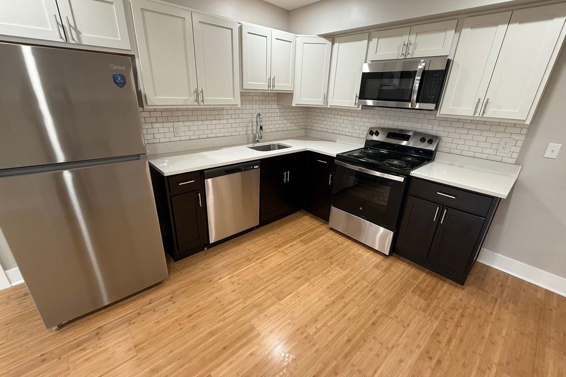 5535 HOBART STREETAPT 4 #5535-4 - Photo 5 of 6