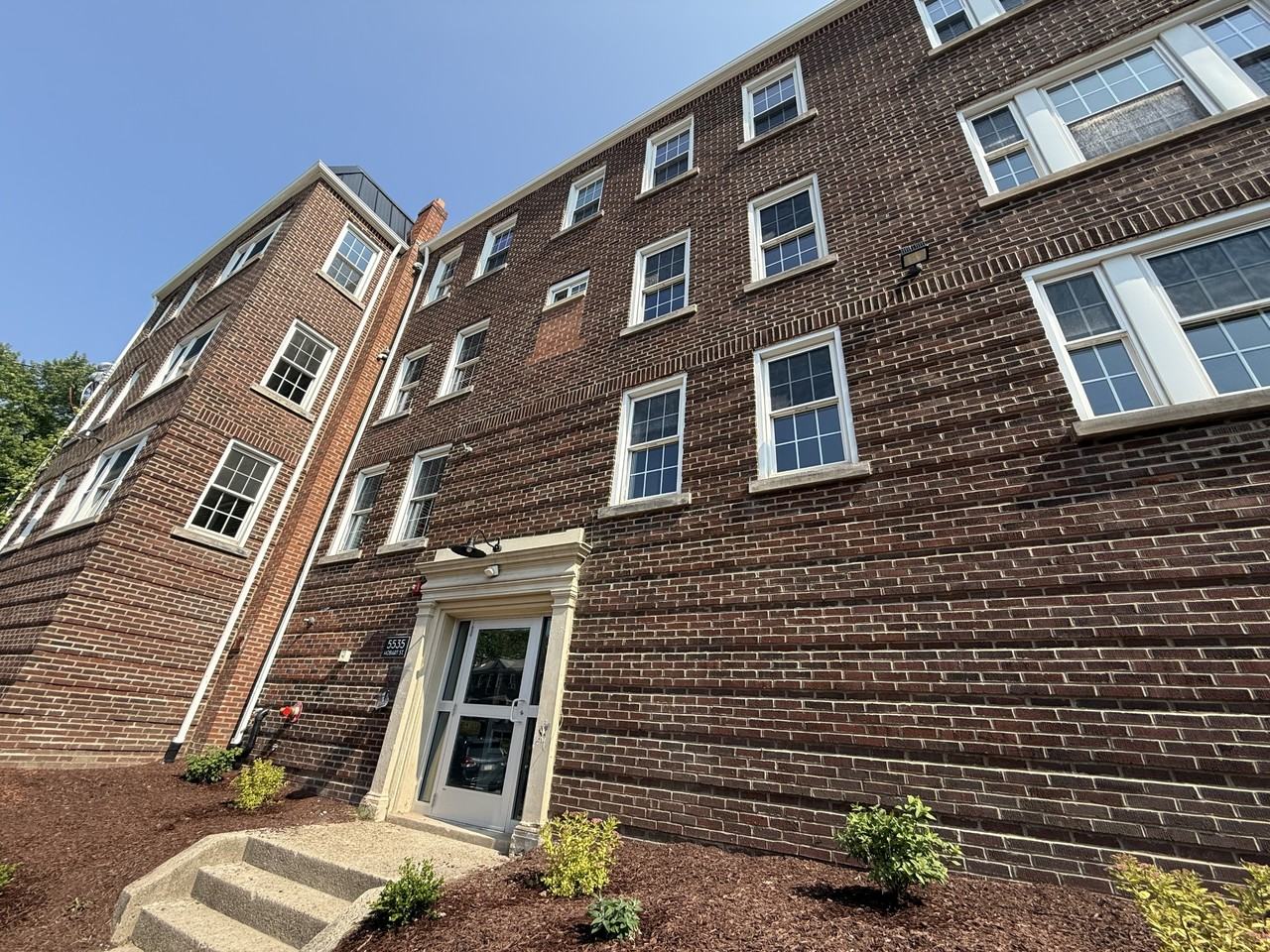 5535 HOBART STREETAPT 4 #5535-4 - Photo 6 of 6