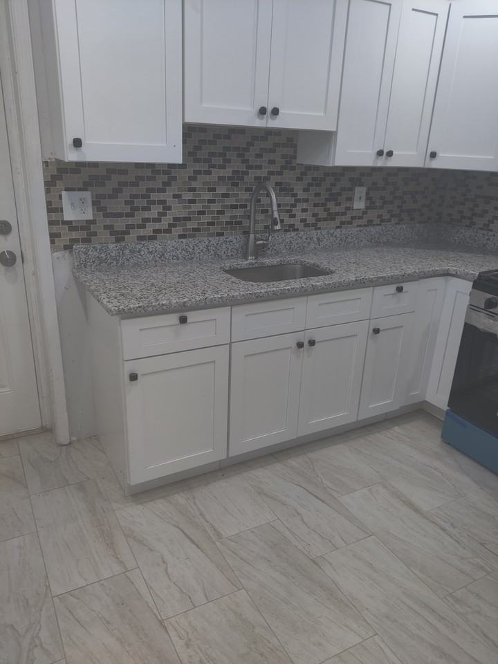 1414 W Pacific St #1 - Photo 3 of 11