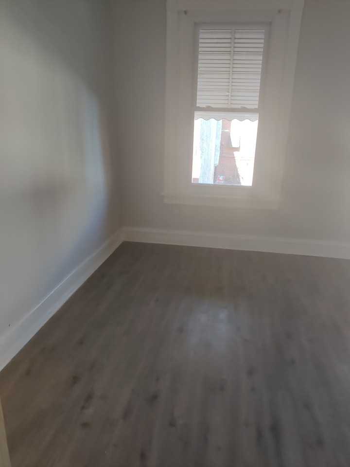 1414 W Pacific St #1 - Photo 7 of 11