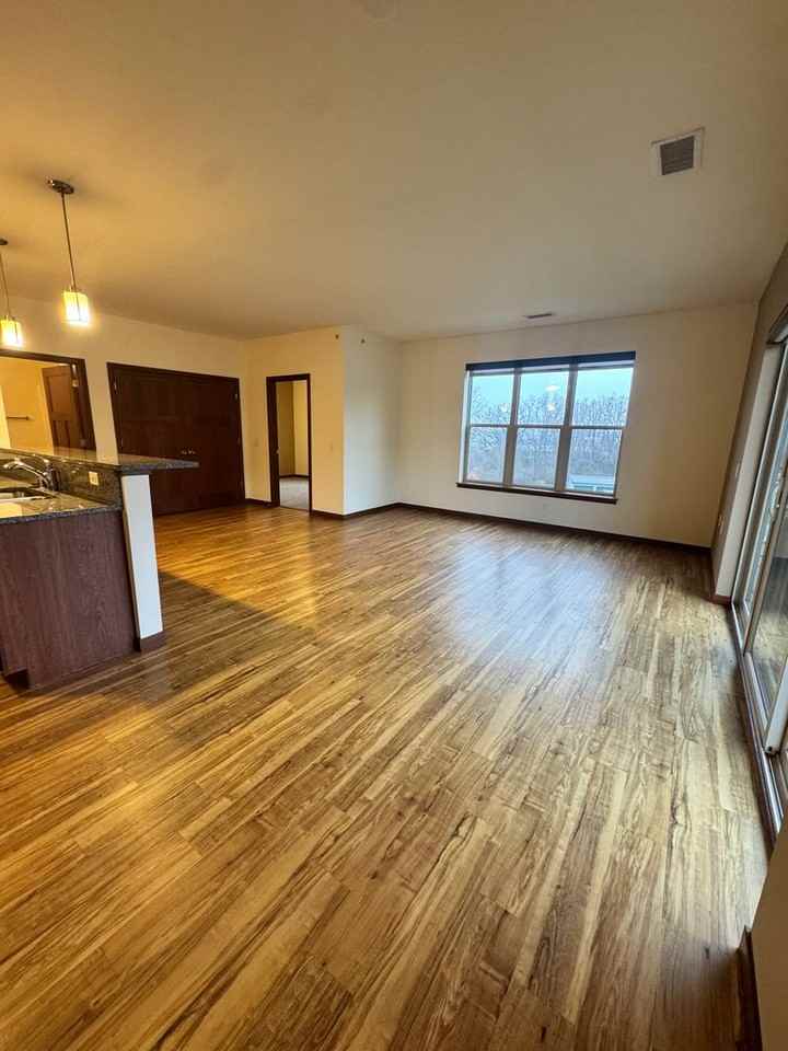 Waubesa Village C - Photo 7 of 41