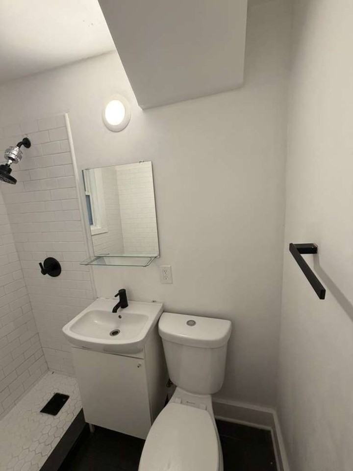 Detroit 83 - Photo 7 of 39