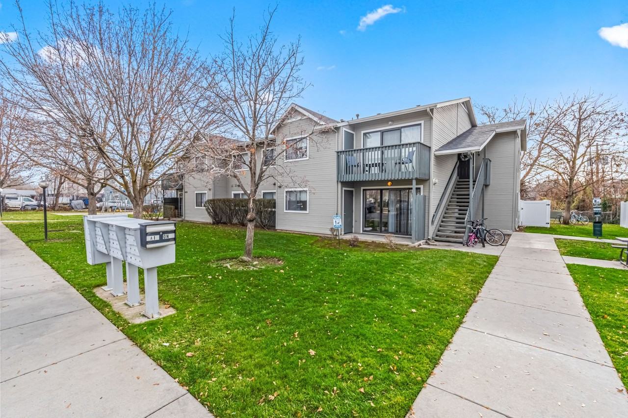 Hilton Street Apartments - Photo 7 of 50