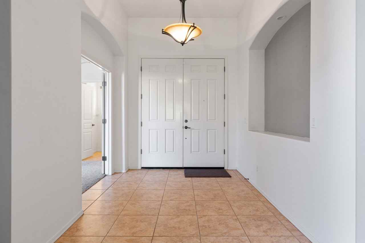 474 W Seagull Dr - Photo 5 of 34