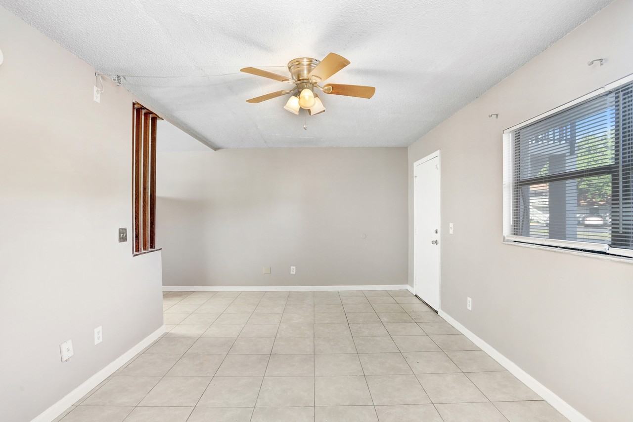 2142 Bradford Street - 1Unit 303 #1 - Photo 2 of 9