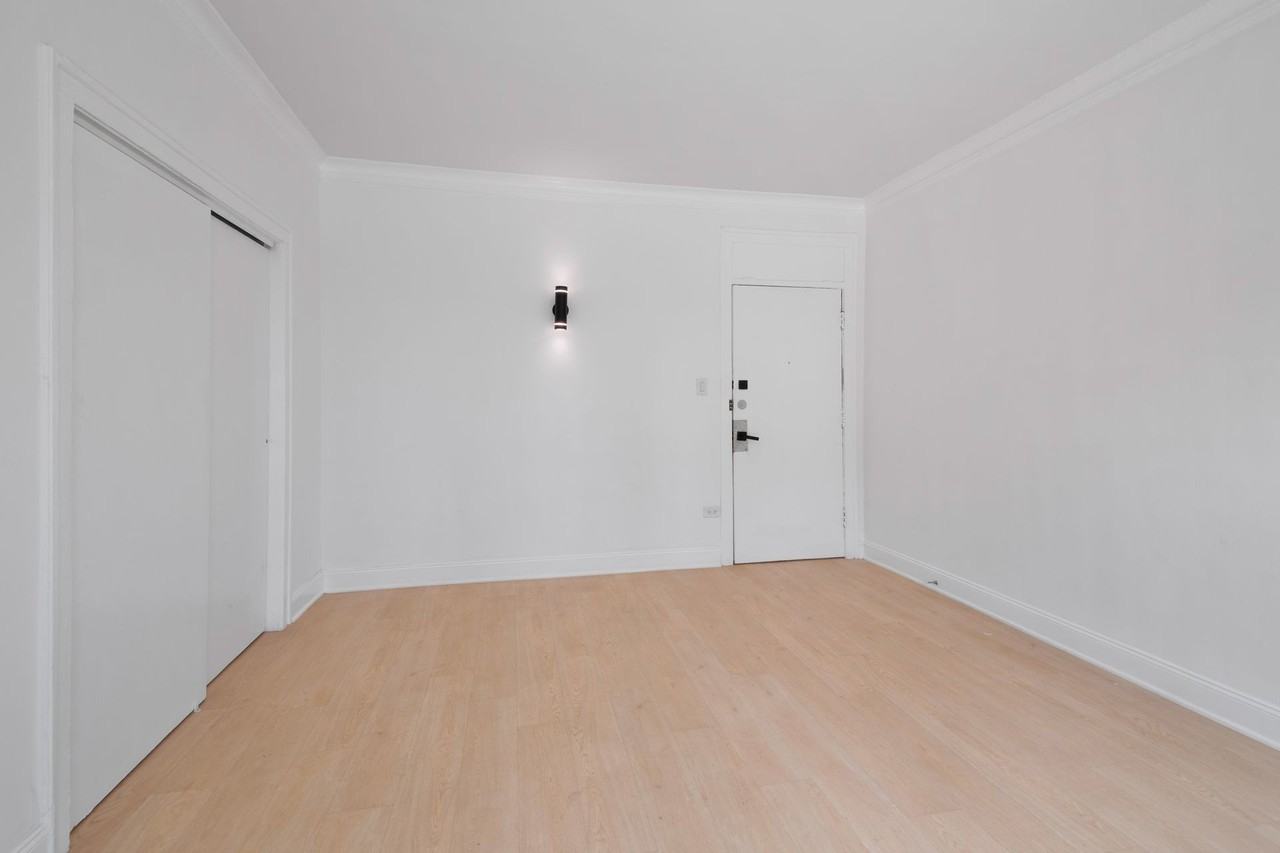 The Onyx on Carmen - Photo 4 of 50