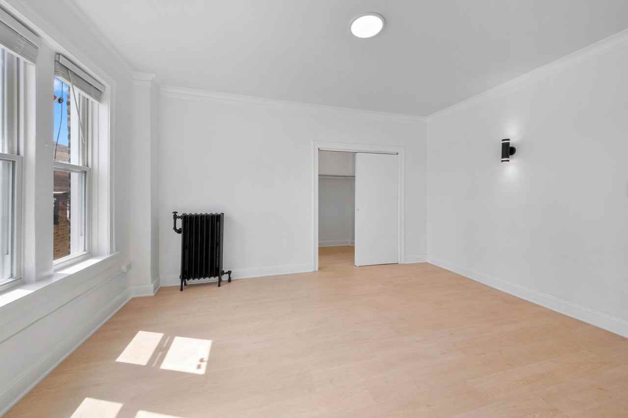 The Onyx on Carmen - Photo 5 of 50