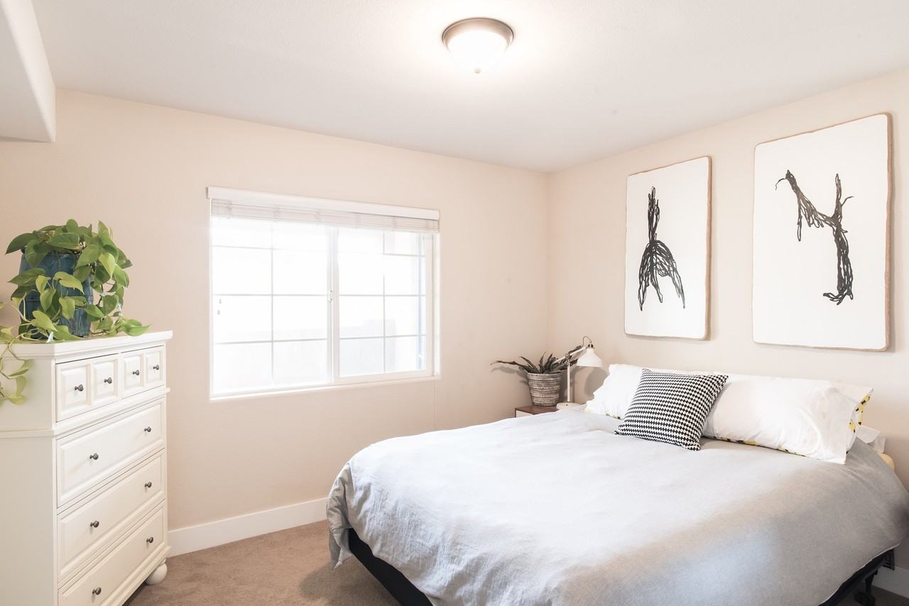 Las Lomas Village - Photo 3 of 10