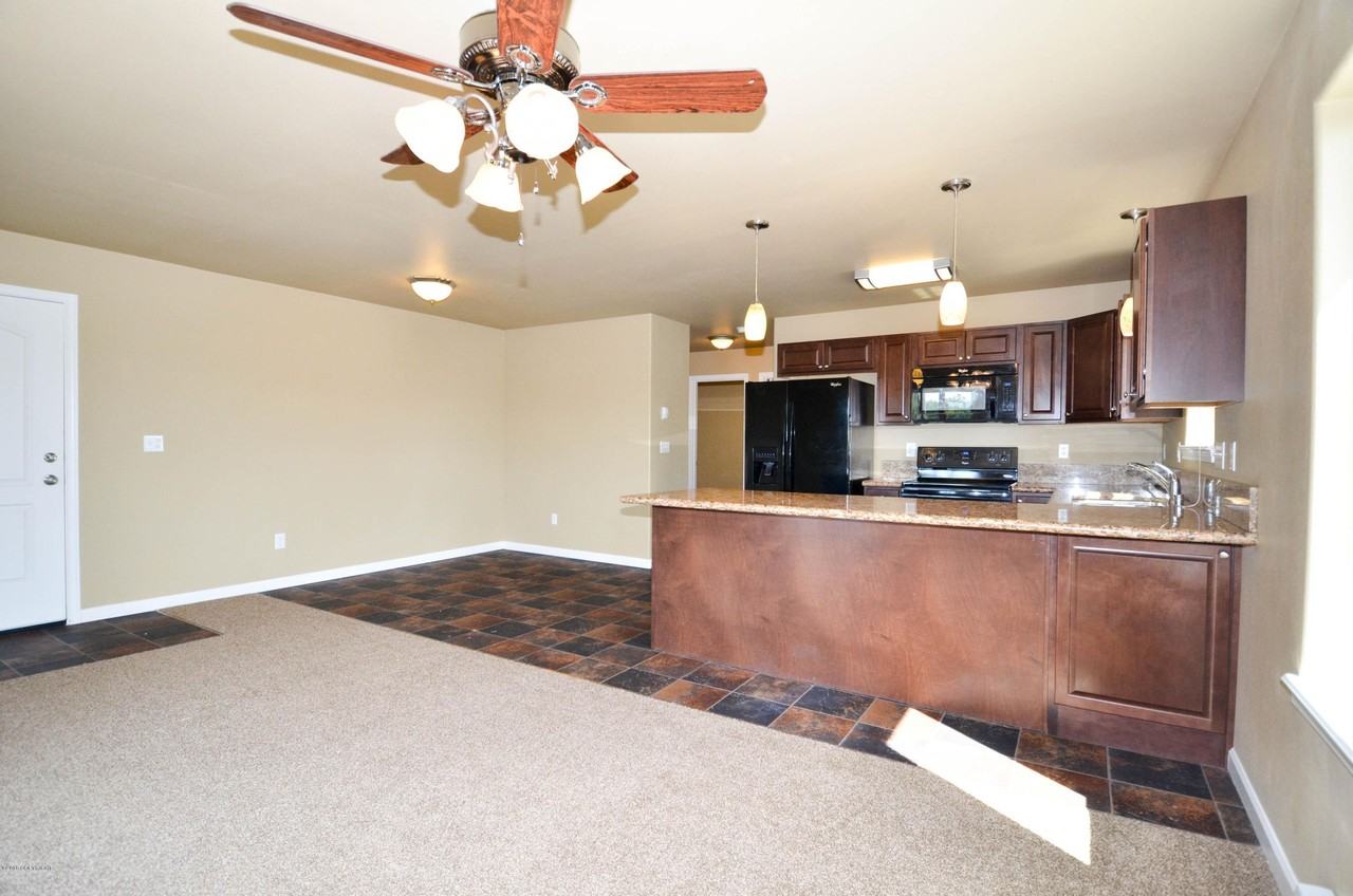 5000 S Mainsail Ave #4 - Photo 3 of 7